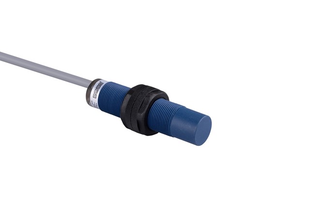 Plastik Çıkık NPN-NO 2-10mm 2m Kablolu M18 Kapasitif Sensör