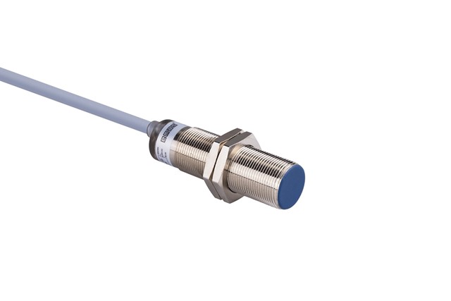 Metal Düz PNP-NO 5mm 2m Kablolu M18 Endüktif Sensör